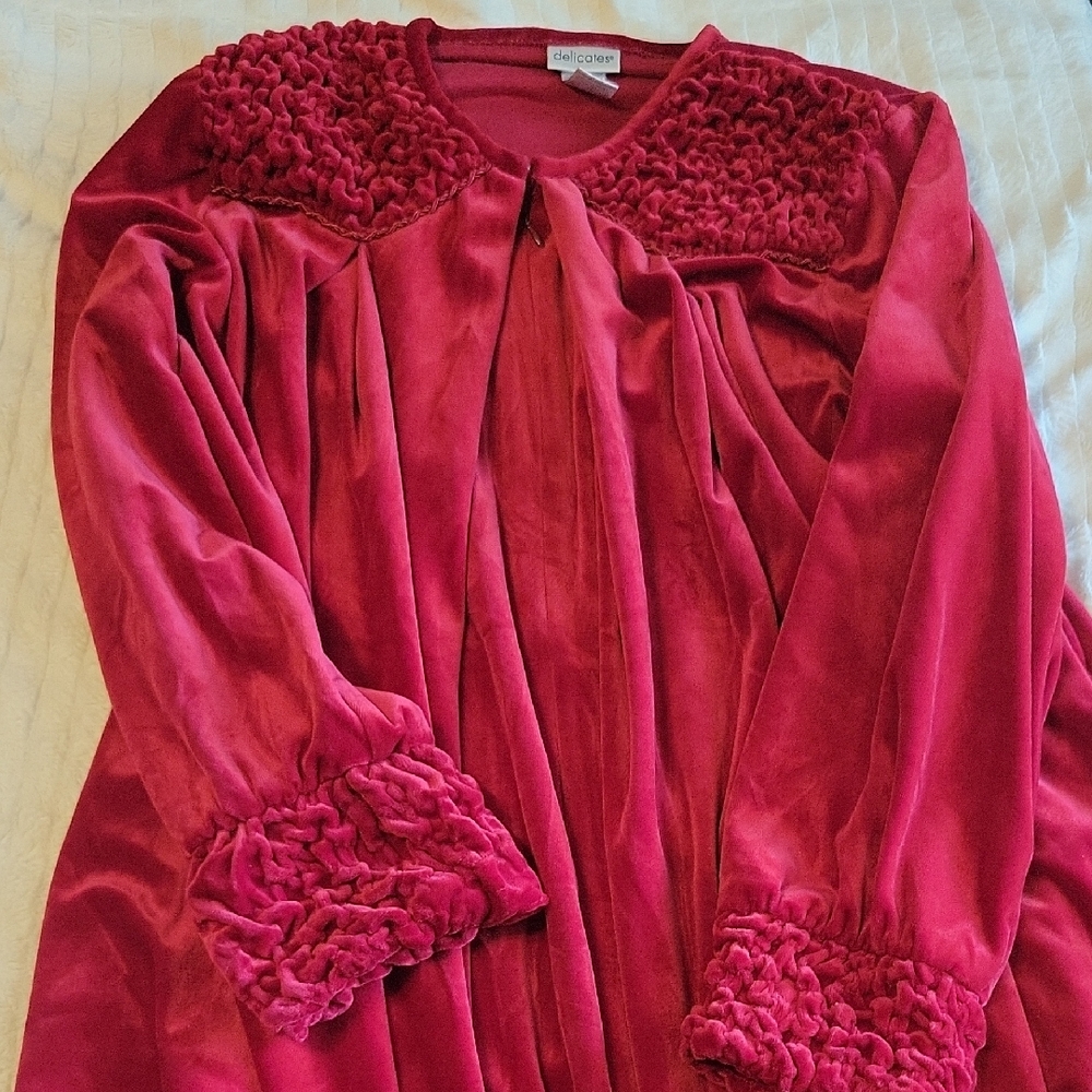Vintage Delicates Rich Red Velvet House Dress Muu Muu Sleepwear Lounger Robe